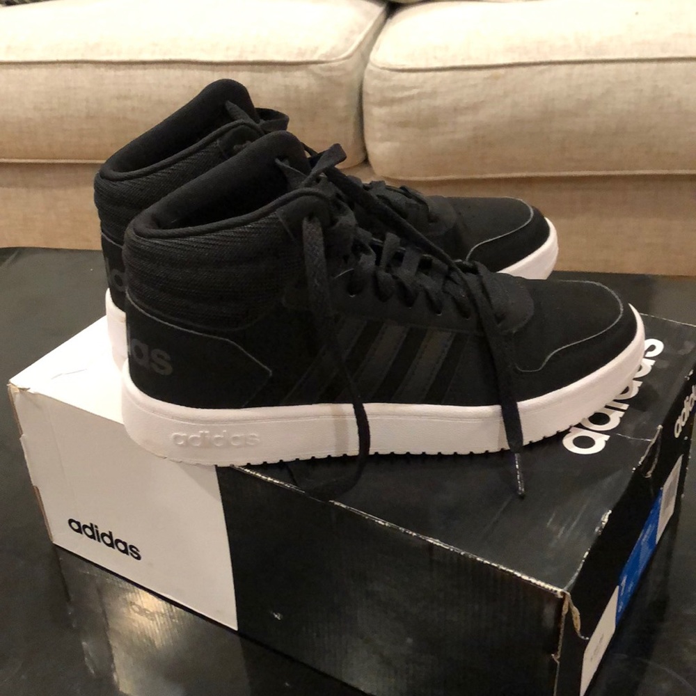 Size 7 Adidas hoops 2.0 mid